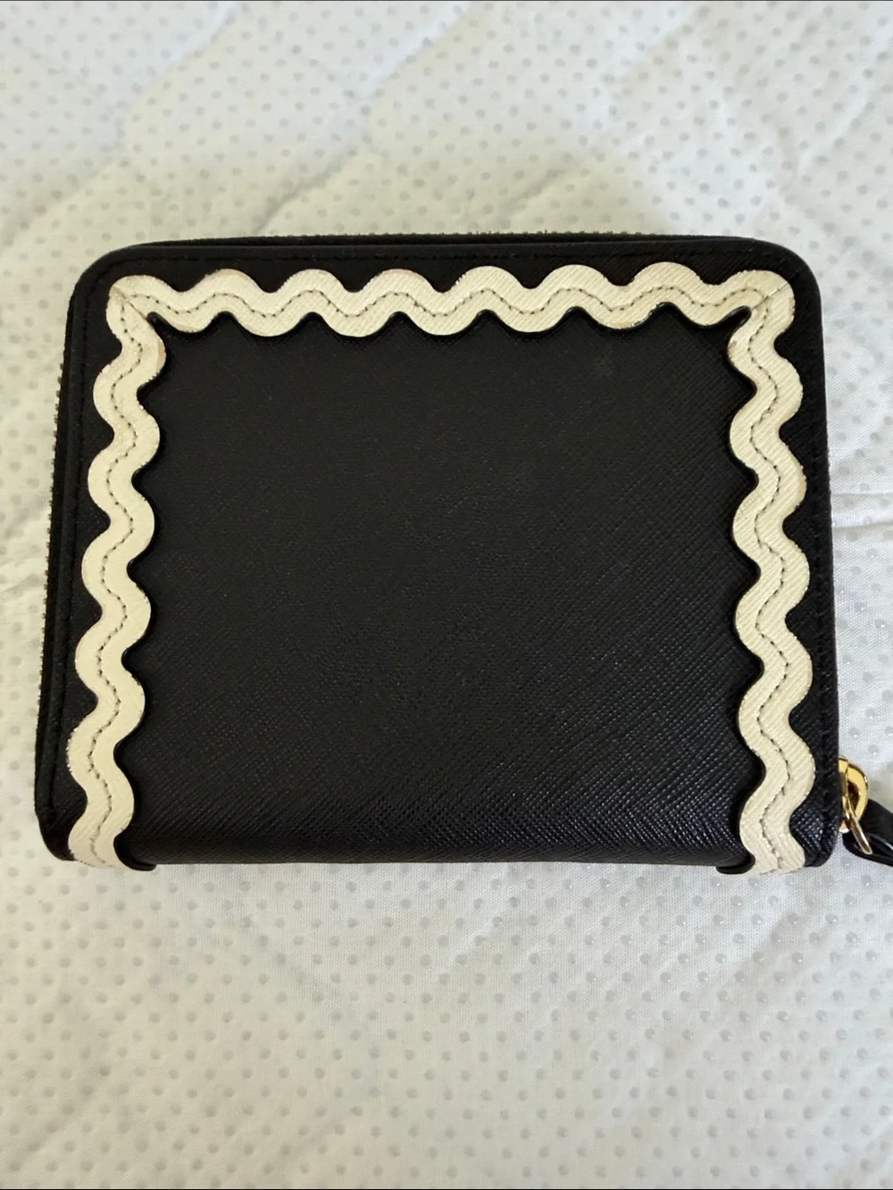 kate spade Black with Cream Scallop Zip Around Wallet